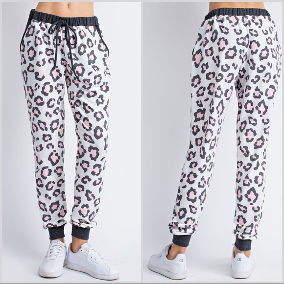 Last 1 ‼️ Animal Print Jogger Pants - Picture 3 of 4